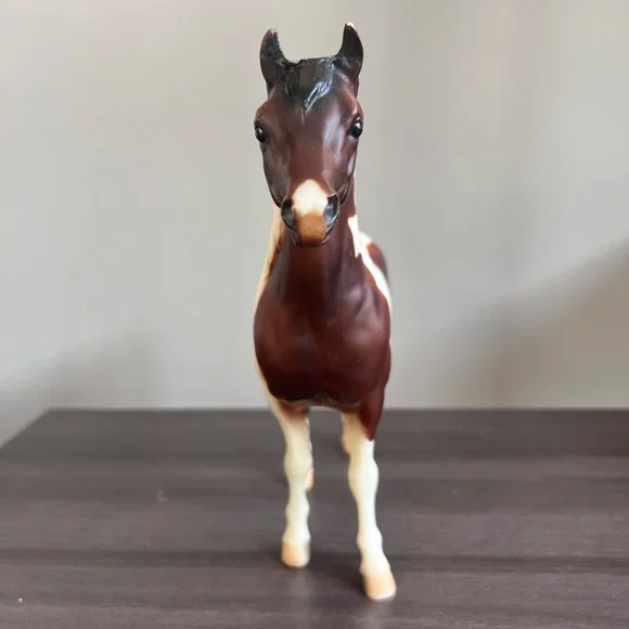 Breyer Horse Karma Gypsy, Pinto Half Arab #948 - Picture 3 of 10